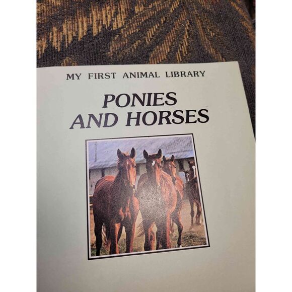 Vintage 1979 Ponies and Horses Book - Picture 4 of 7